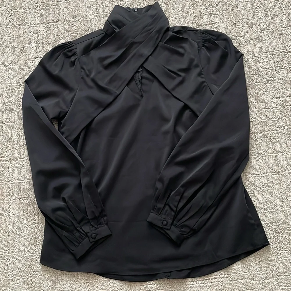 Strut & Bolt black blouse with crossover neck sz S - Picture 6 of 6
